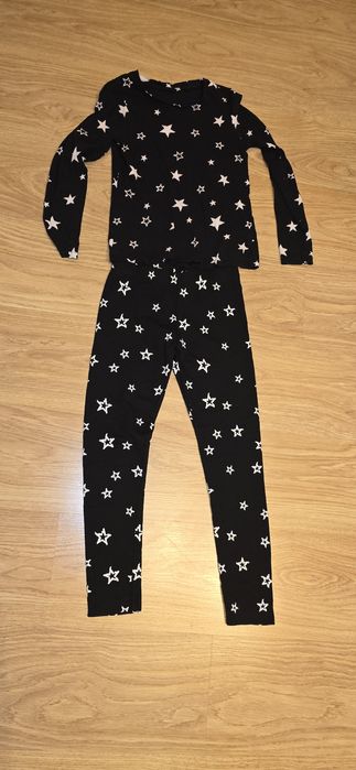 Leginsy i bluzka 134