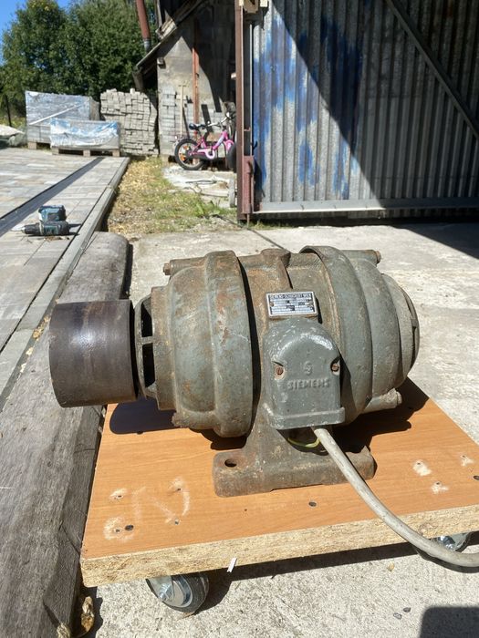 Silnik elektryczny marki Siemens z lat 50’