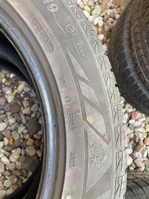 4 opony wielosezonowe Sailun  Artezzo o rozmiarze 235/55/19