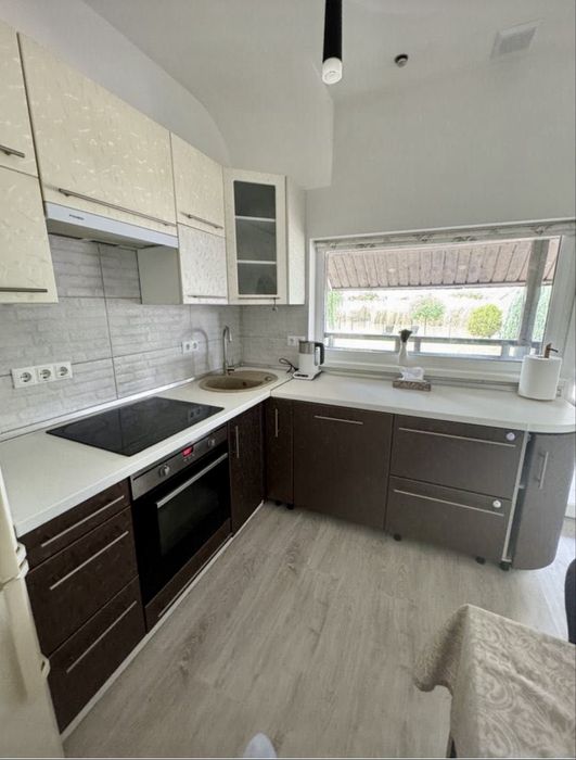 Здається будинок лівий берег , Дніпро