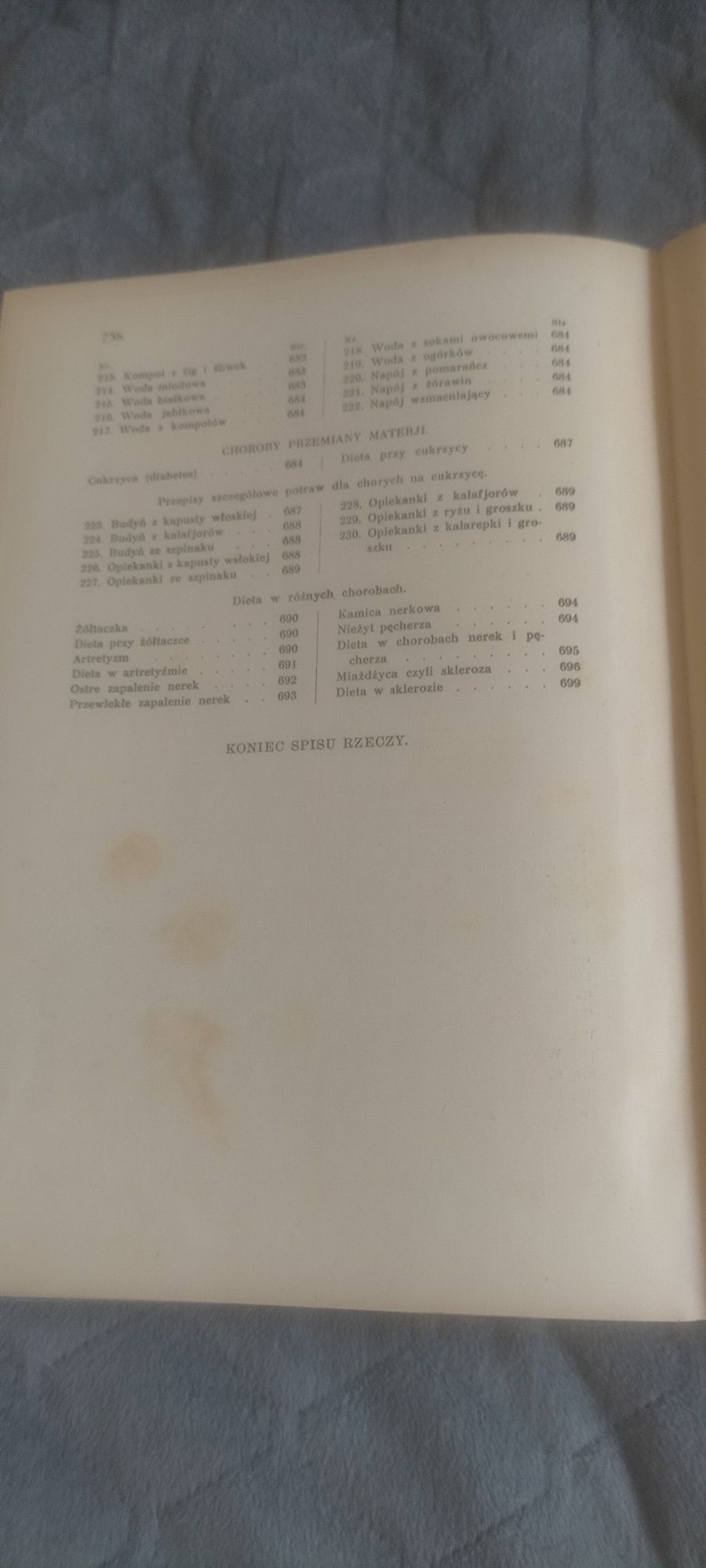 Książka kucharska wydanie z 1937 roku z kolorowymi ilustracjami