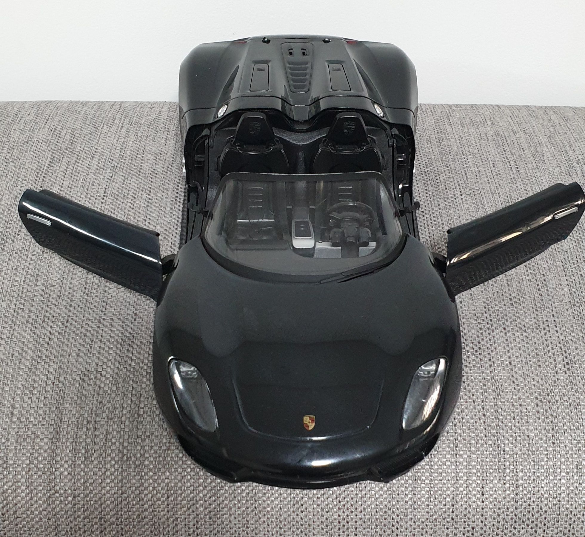 Машинка Porsche з пультом радіокерування (модель Spyder 918)