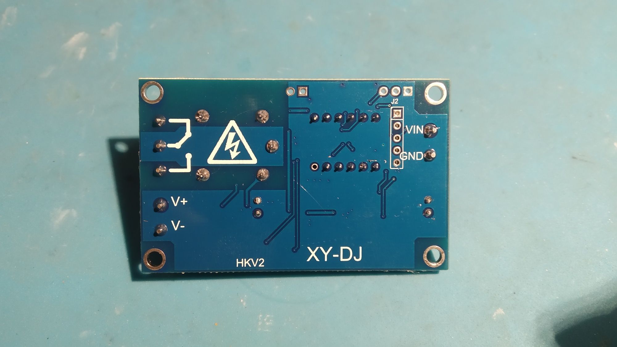 Программируемое реле защиты по напряжению для аккумуляторов XY-DJ