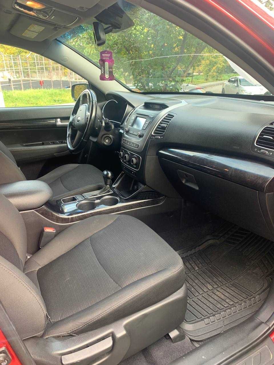 Терміновий продаж KIA SORENTO 2013