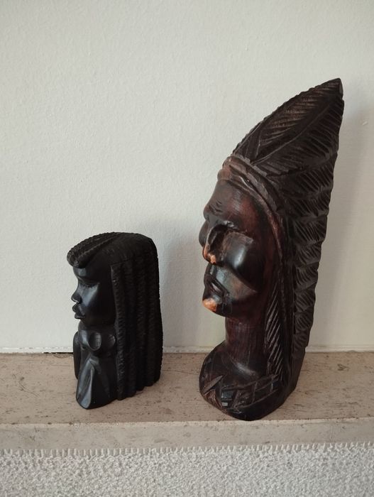 Coleção de peças em madeira