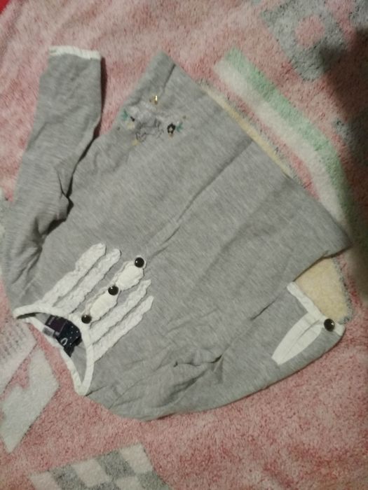 Продам светрики, футболки для дівчинки до 2-3років