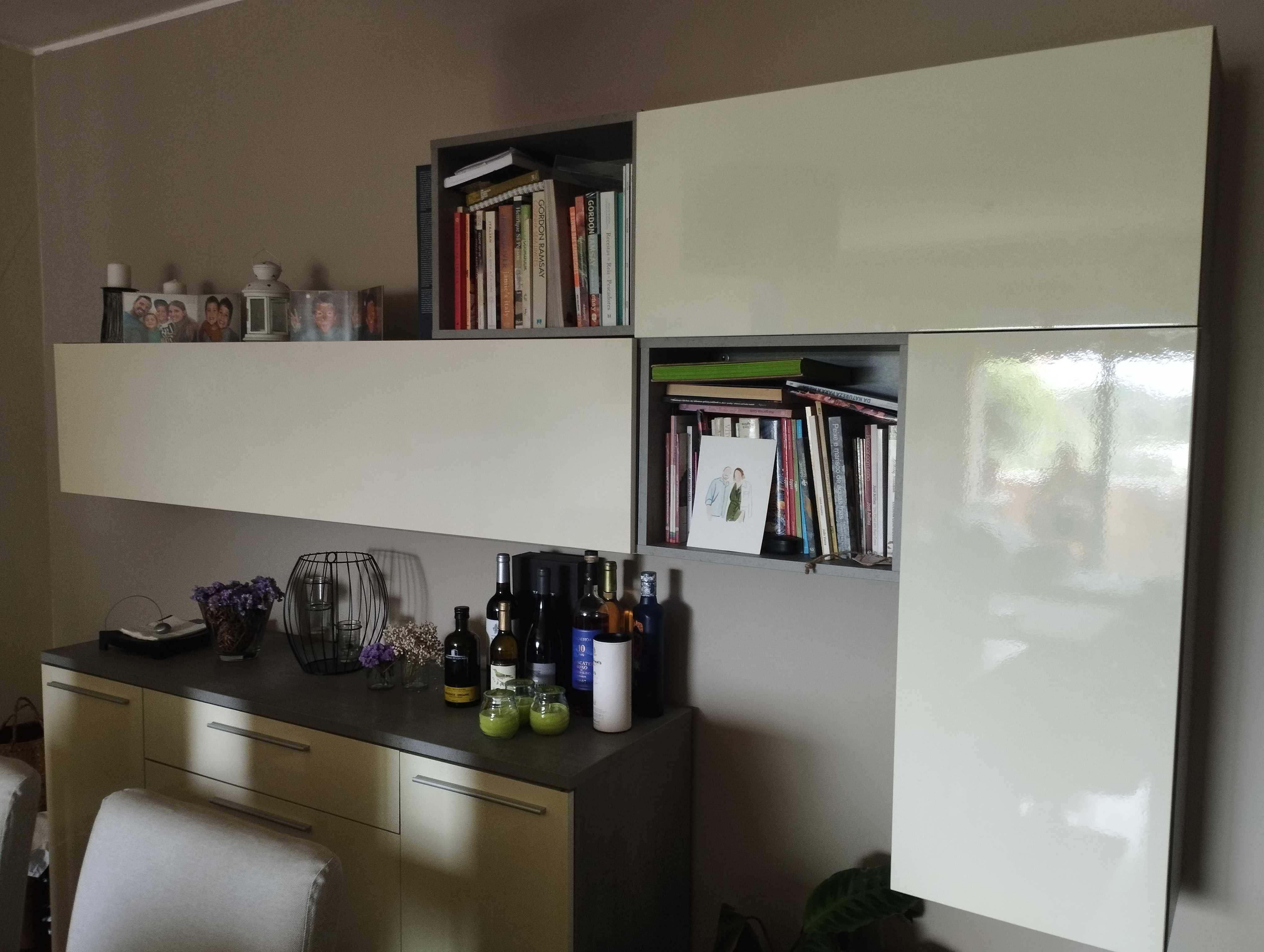 Conjunto completo de móveis de sala