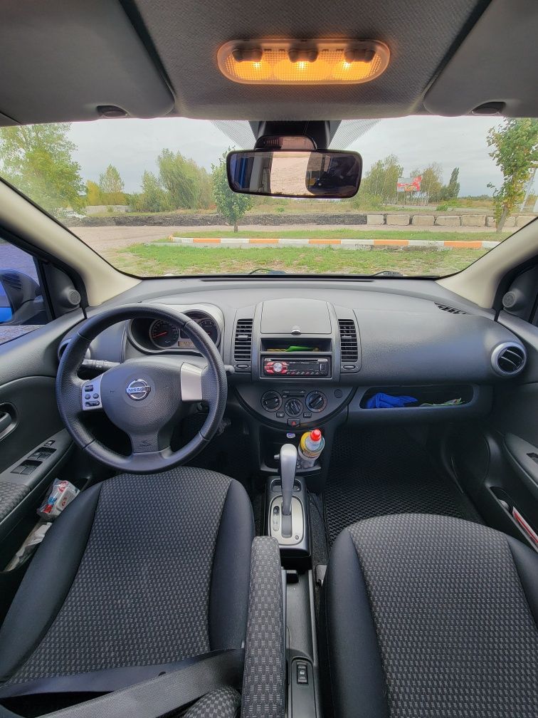 Nissan  note 1,6 automatic