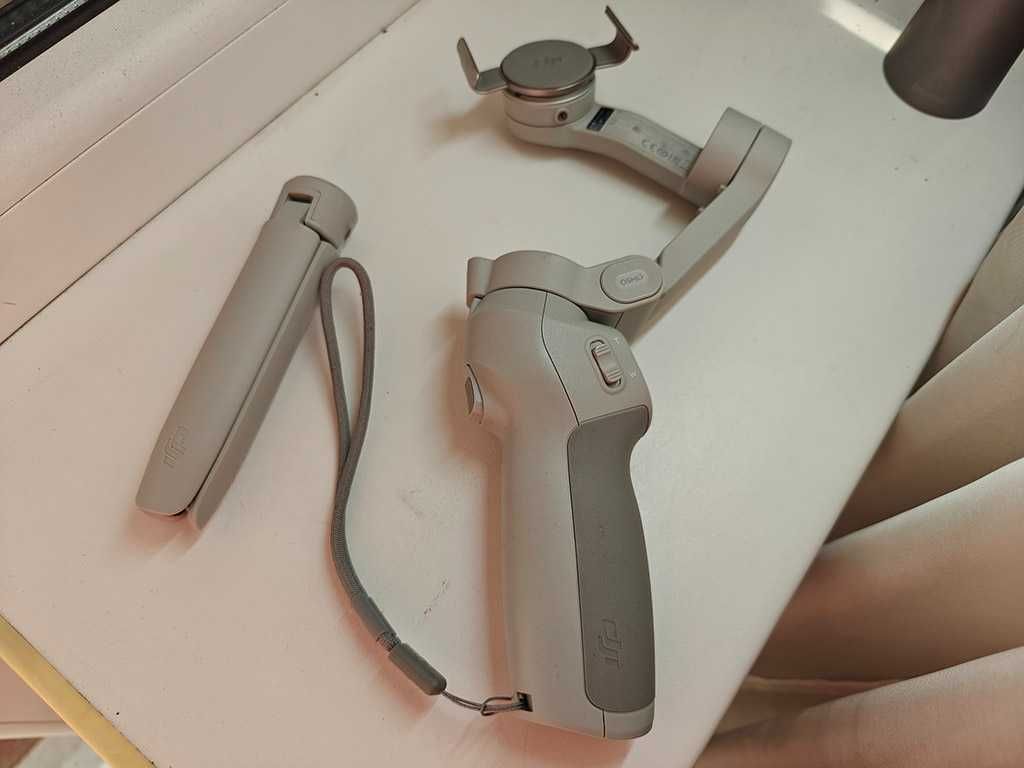 DJI OM 4 — стабилизатор Osmo Mobile 4