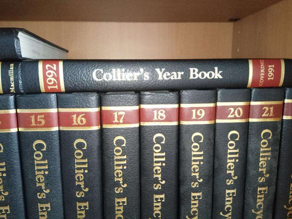 Enciclopédia Collie's + 3 volumes Collier's Year Book