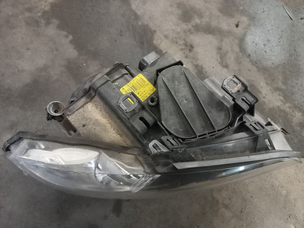 Lampa bmw e92 prawa xenon
