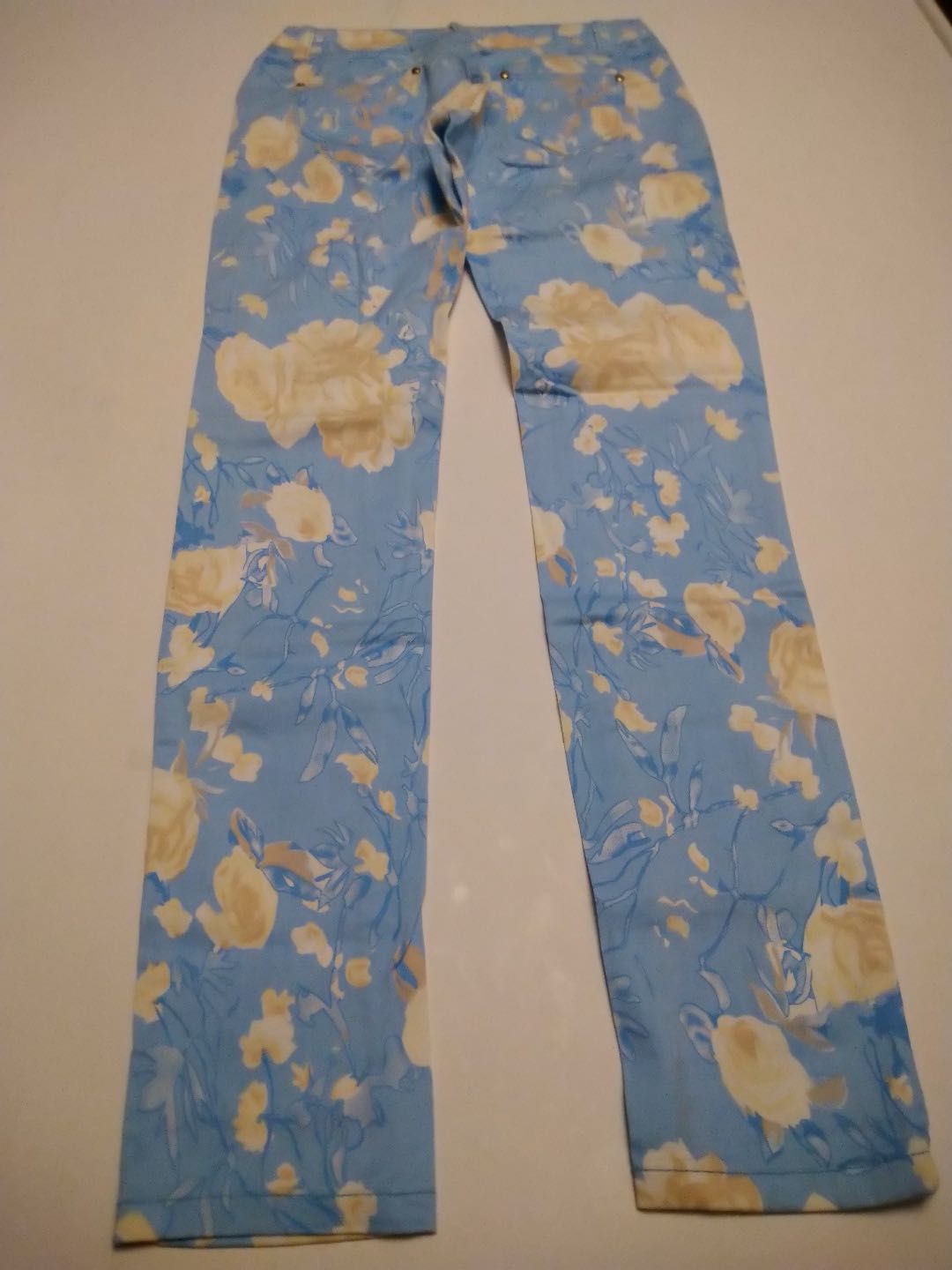 spodnie niebieskie w kwiaty rozmiar 38