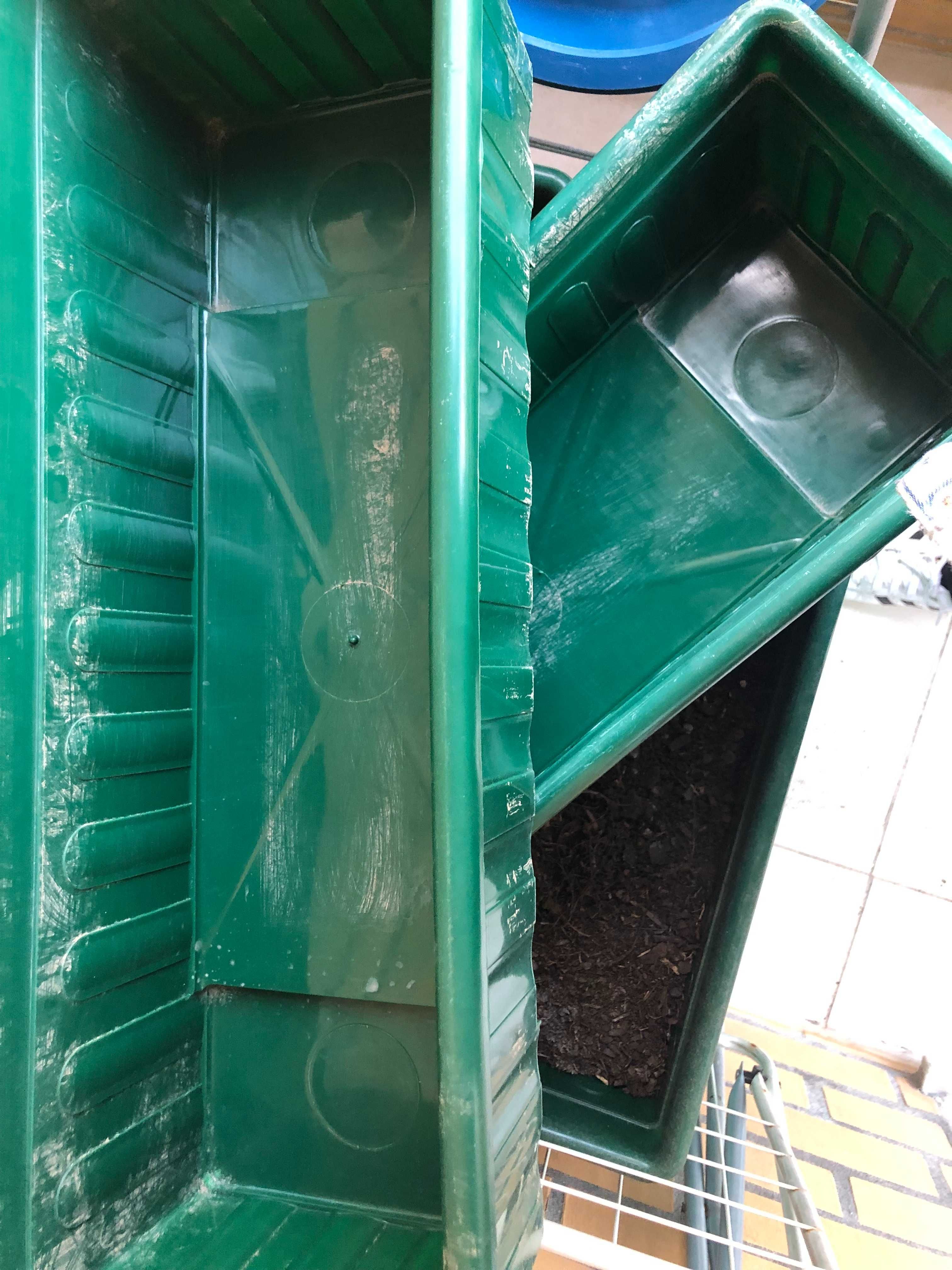 Floreira em plastico excelente estado