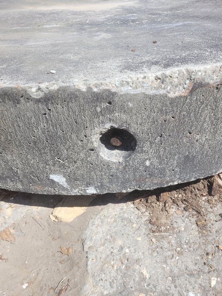 Pokrywa betonowa studni zbrojona 180cm