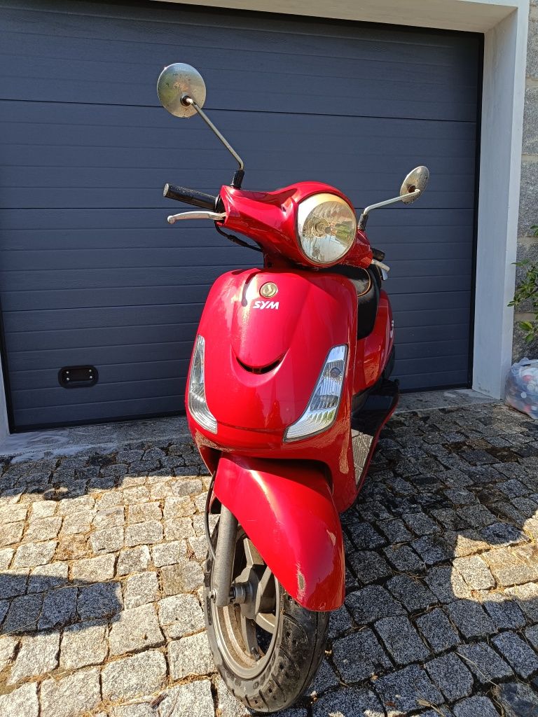 Moto Sym Fiddle ll 125cc | 2011
Ano 2016
Tudo funcionando, revisão em