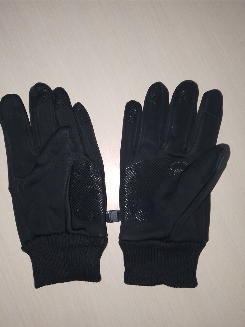 Спортивні зимні рукавиці.
