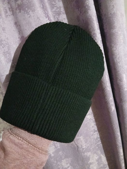 Нові шапки по 200 грн