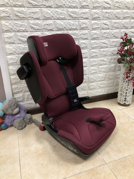 Автокрісло BRITAX ROMER KIDFIX I-Size  Група 2/3 (15-36кг) бустер