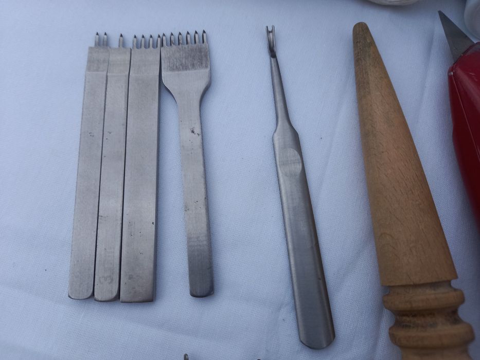 Набор инструментов пробои для работы с кожей