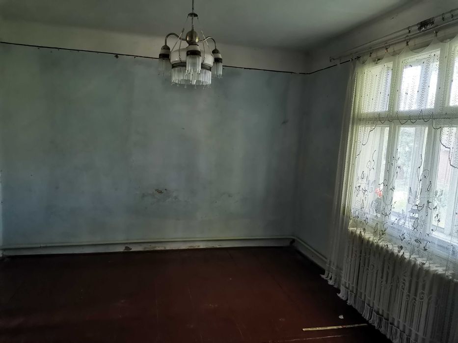 Продається будинок і земельна ділянка