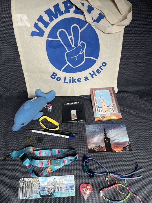 Pamiątki z podróży (15 sztuk) i mały upominek / niespodzianka gratis