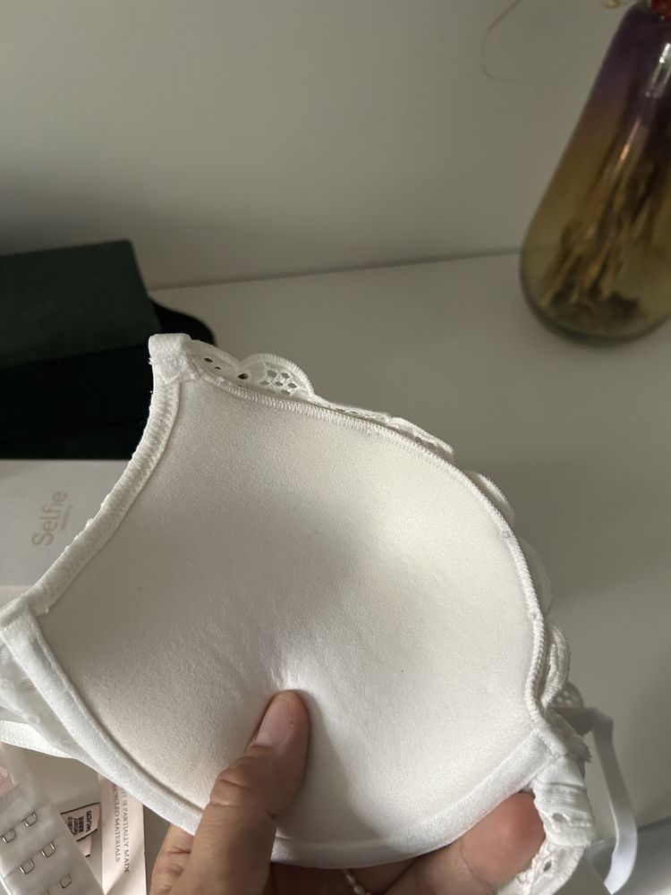 Biustonosz push-up Victoria’s Secret rozmiar 75C (34C)