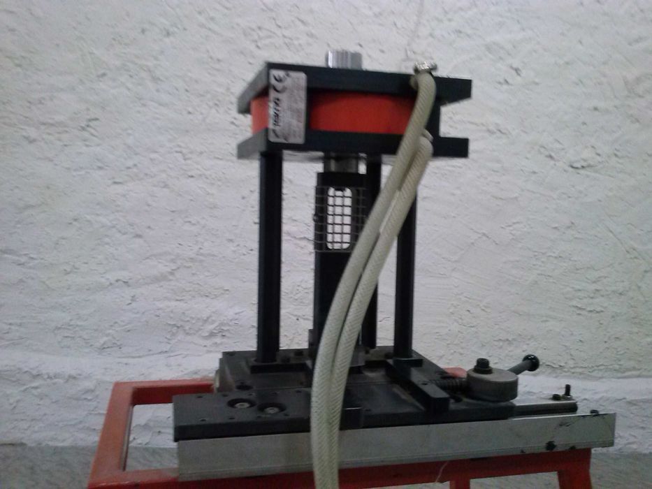 Prasa do wybijania otworów Ponzio, Aluprof, Reynaers, Sapa, WINKHAUS