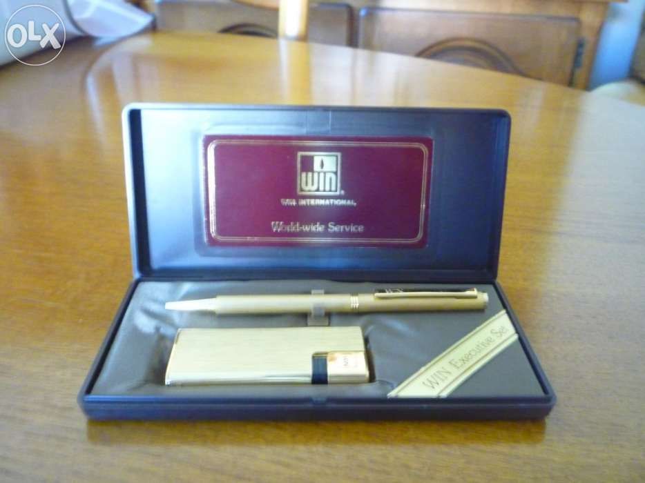 Conjunto caneta e isqueiro dourados