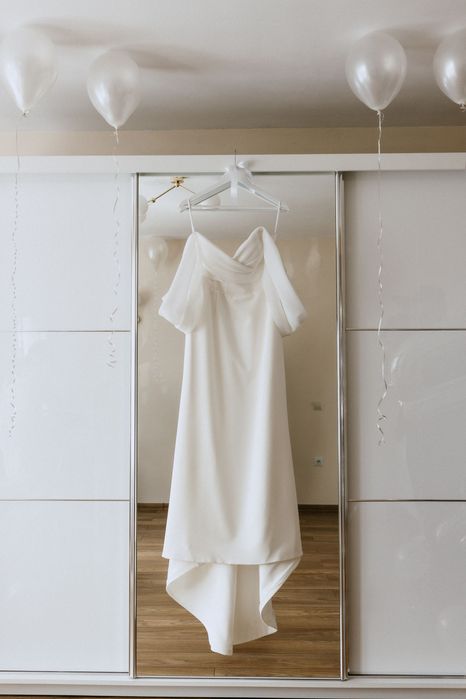 Suknia ślubna, dopasowana, minimalistyczna, Avenue 22