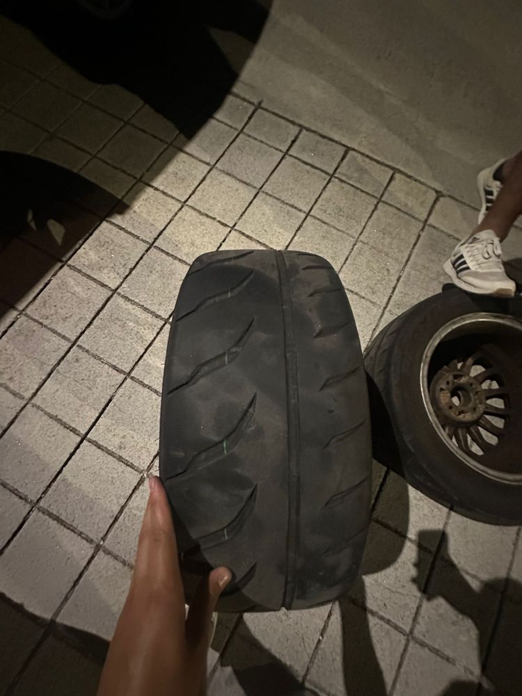 Vendo ou troco Toyo semi slick R15
