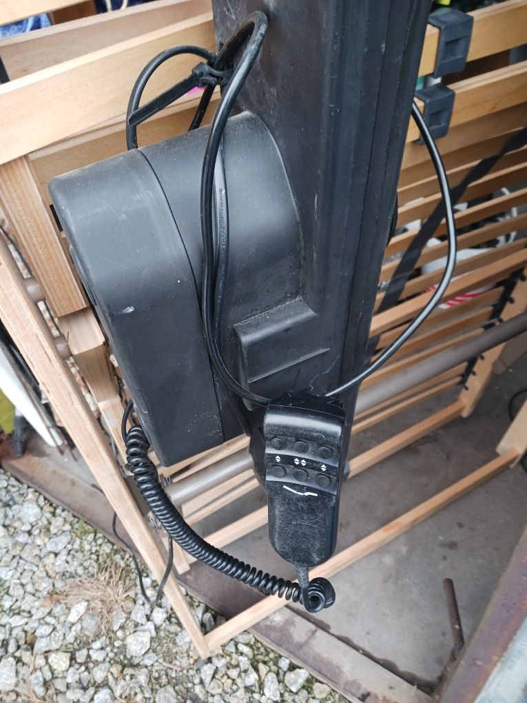 Kratka elektryczna ,stelaż pod materac 90 x 200 z pilotem