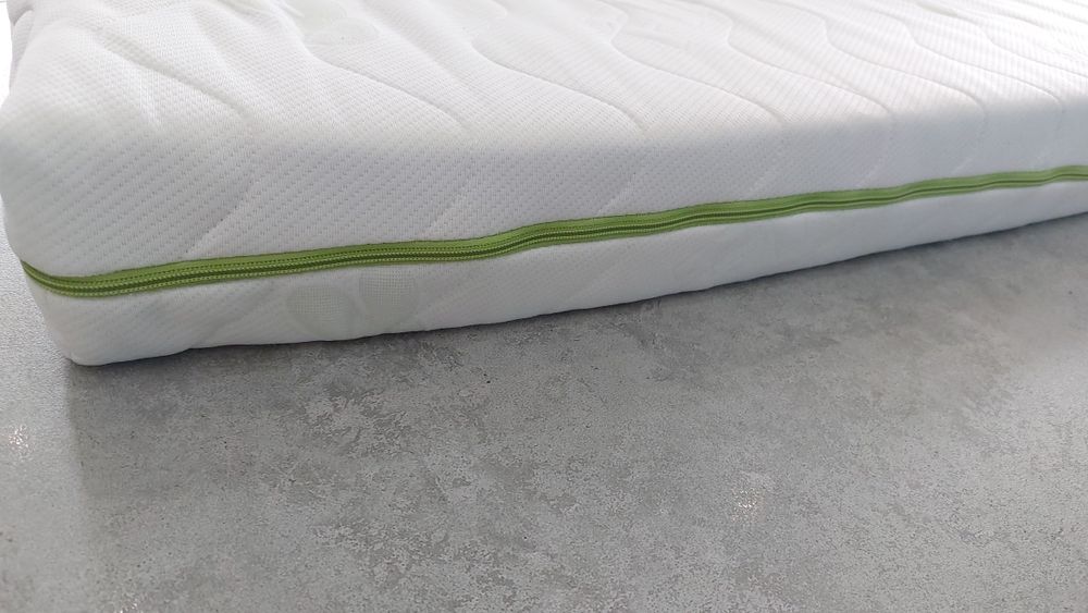 Tapczanik łóżko dziecięce Klupś 140x70 z materacem