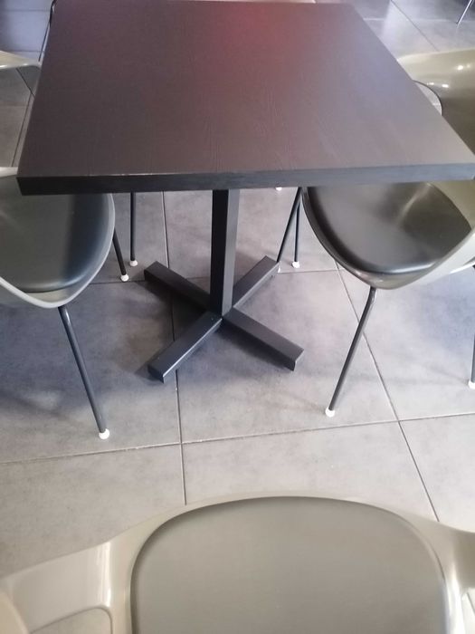 Conjunto mesa 4 cadeiras novas