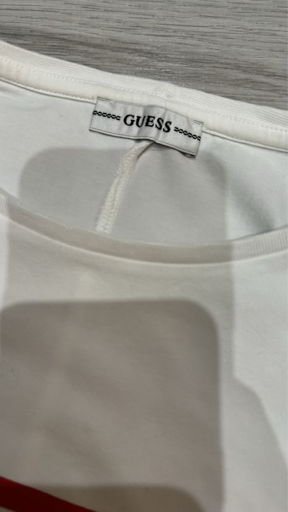 Śliczne body oryginalne guess białe z dużym logo rozm.XS