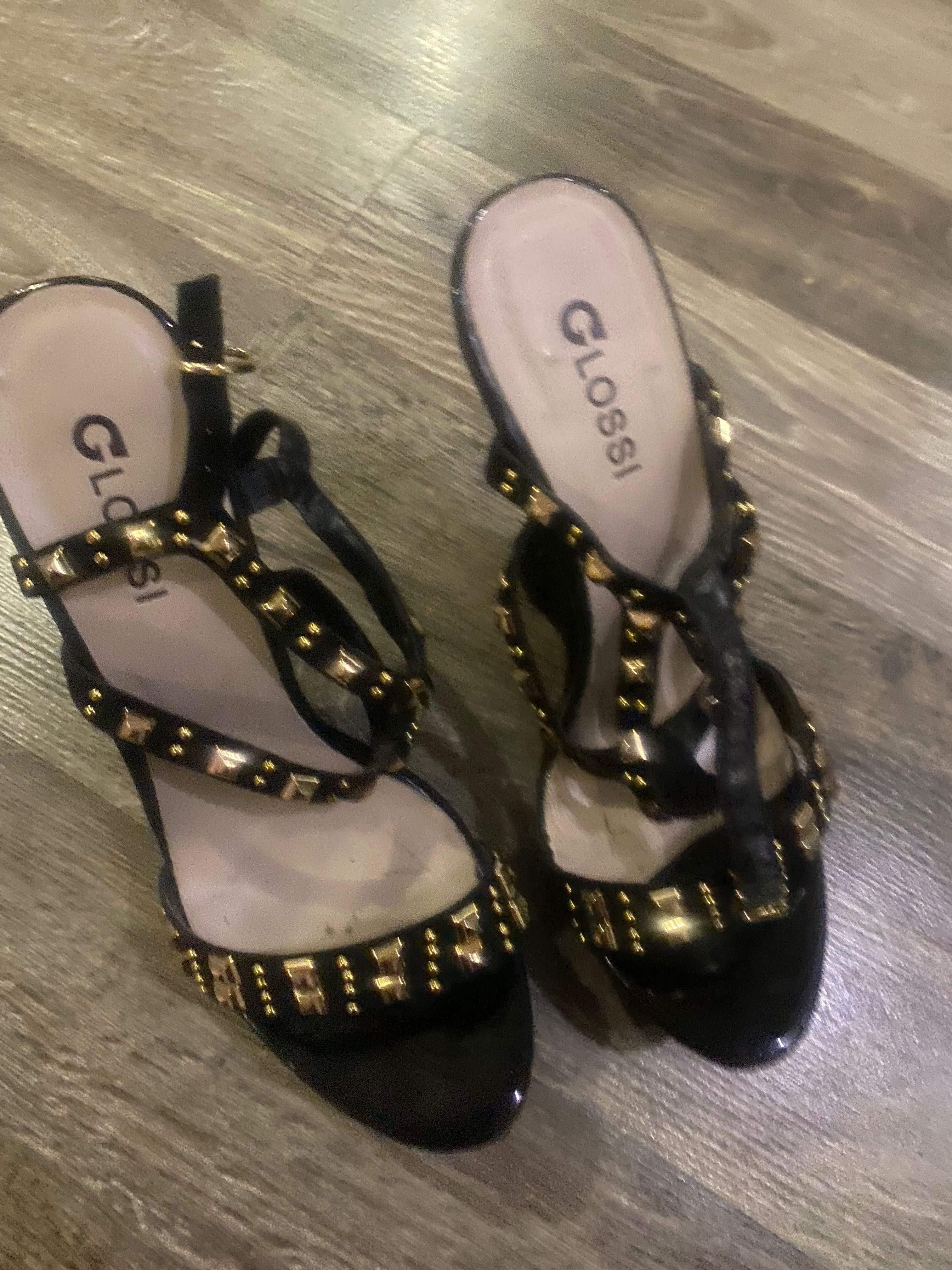 Продам Босоніжки Glossi