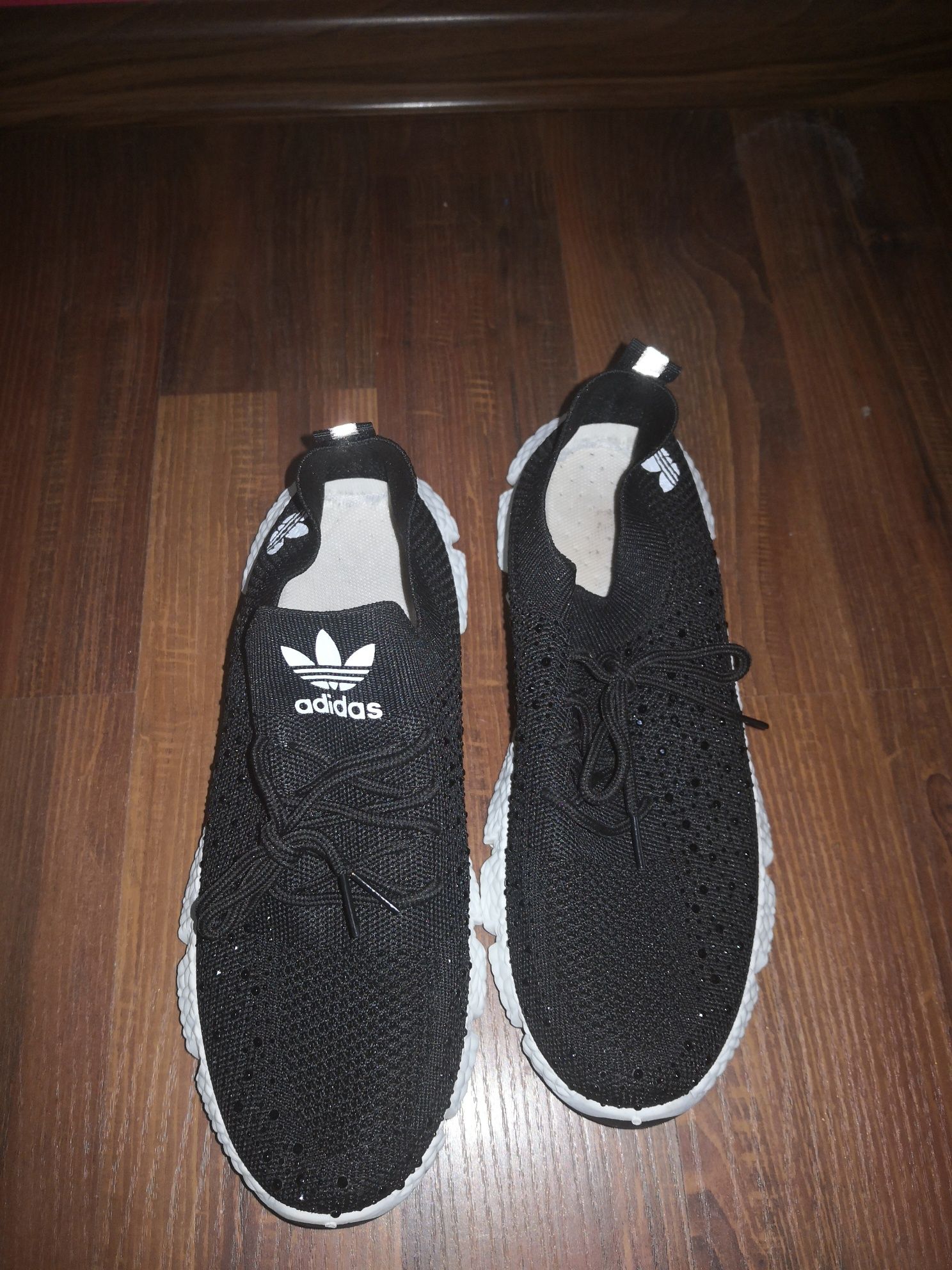 Buty sportowe damskie