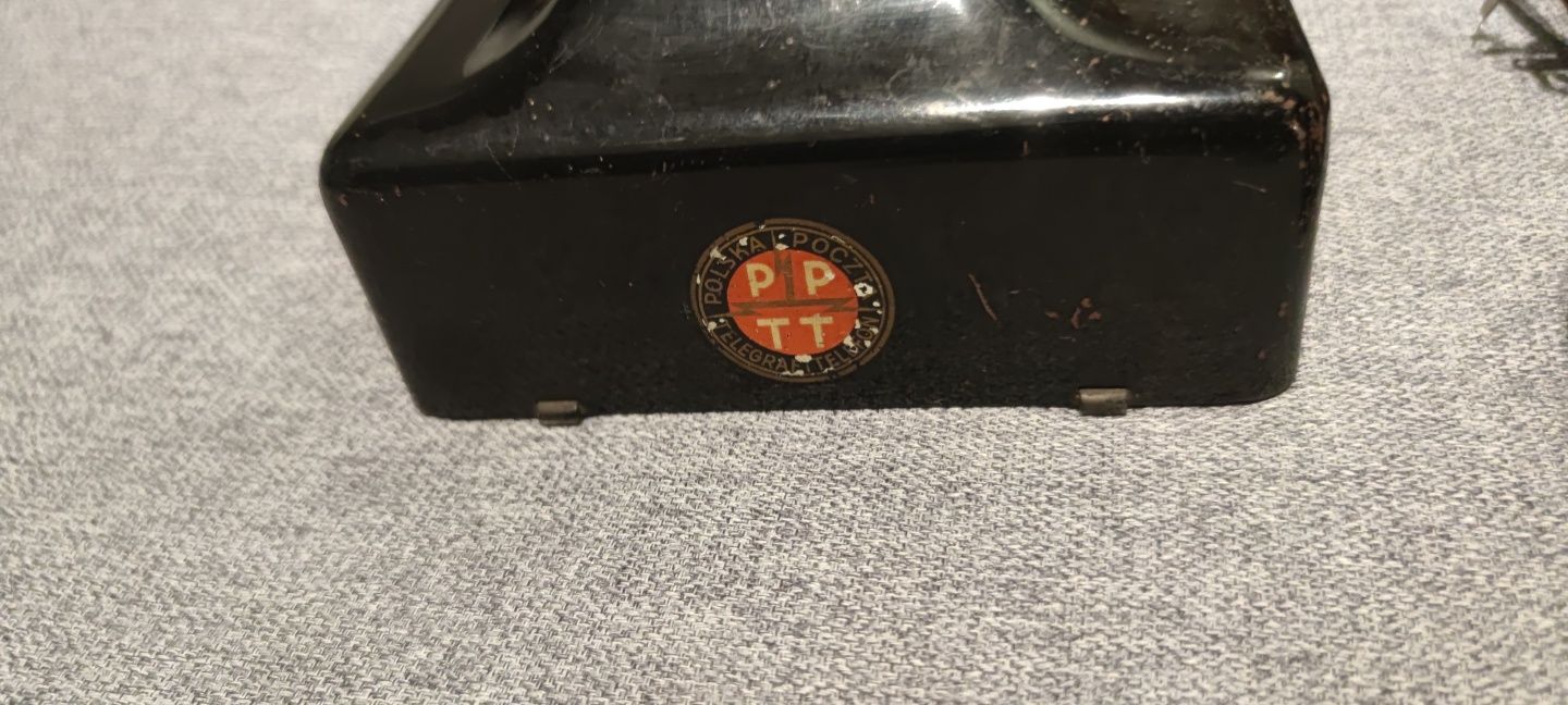Zabytkowy telefon stacjonarny CB35