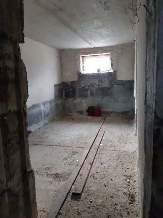 Терміновий продаж напівцокольного приміщення заг. площею 116 м кв.