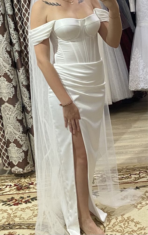 Вечірня біла сукня, весільна сукня