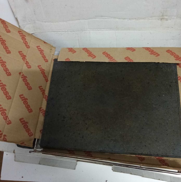 Grelhador elétrico com pedra marca ufesa