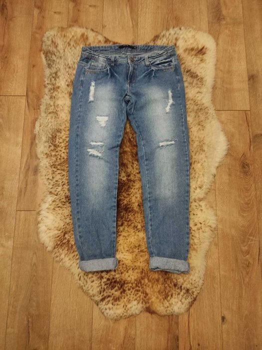 Spodnie jeansy boyfriendy marki Sinsay. Rozmiar 38.