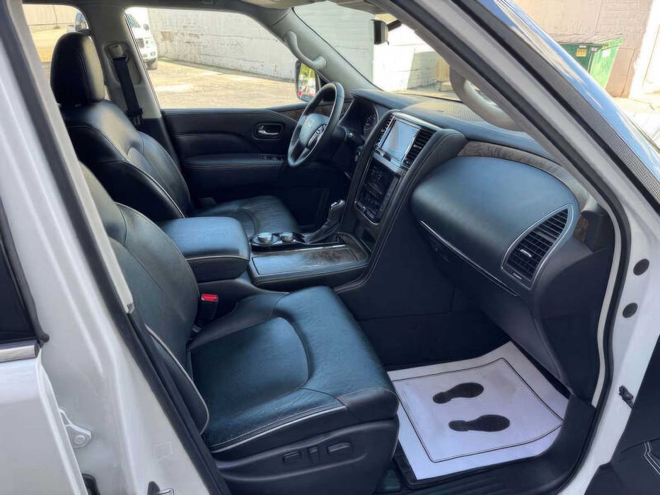 Infiniti QX80 Premium Select      2021