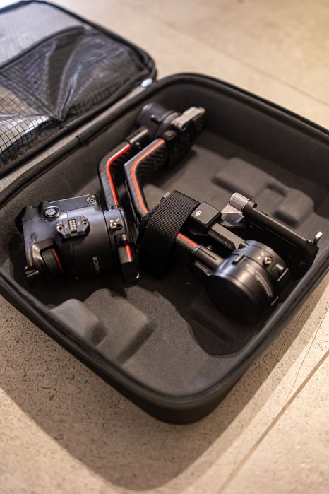 DJI RS 2 Pro – zestaw z pokrowcem + uchwyt do nagrywania wertykalnie