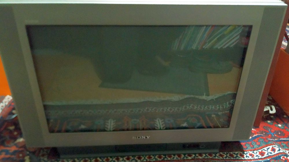 Televisão vintage Sony Trinitron KV-28FX20B