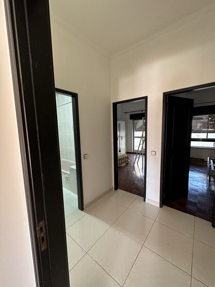 Quarto c cama casal + cama solteiro em Entroncamento