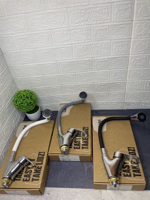 Кухонний змішувач з гнучким виливом — білий, сірий або чорний