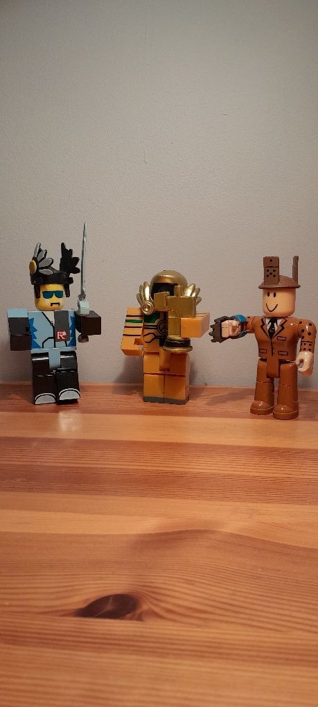 Figurki Roblox Legends 3 sztuk z akcesoriami