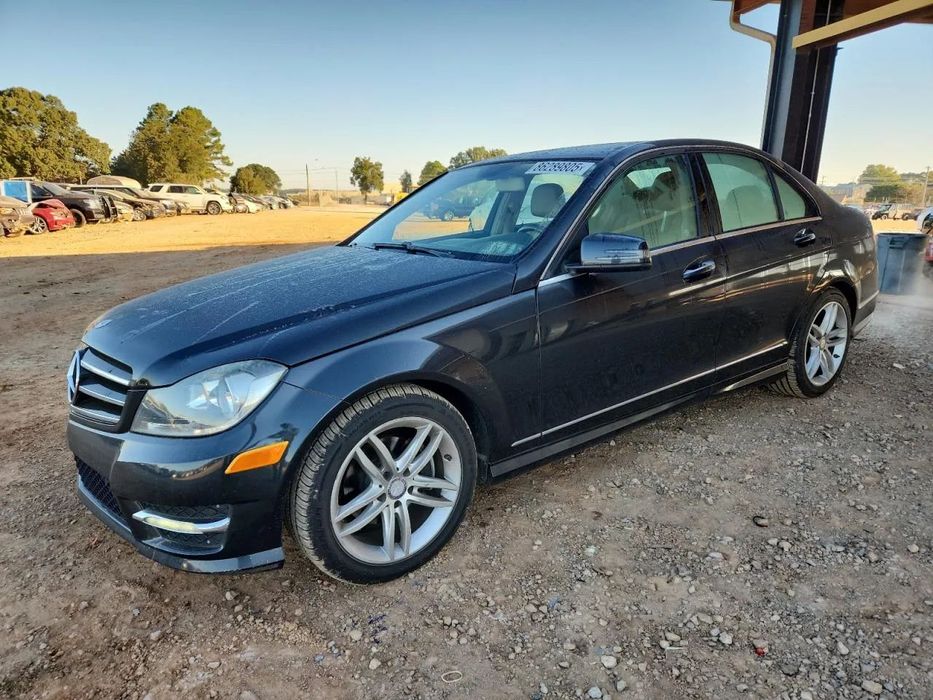 Mercedes-Benz Klasa C Niski Przebieg, Zadbany Środek, Pakiet AMG