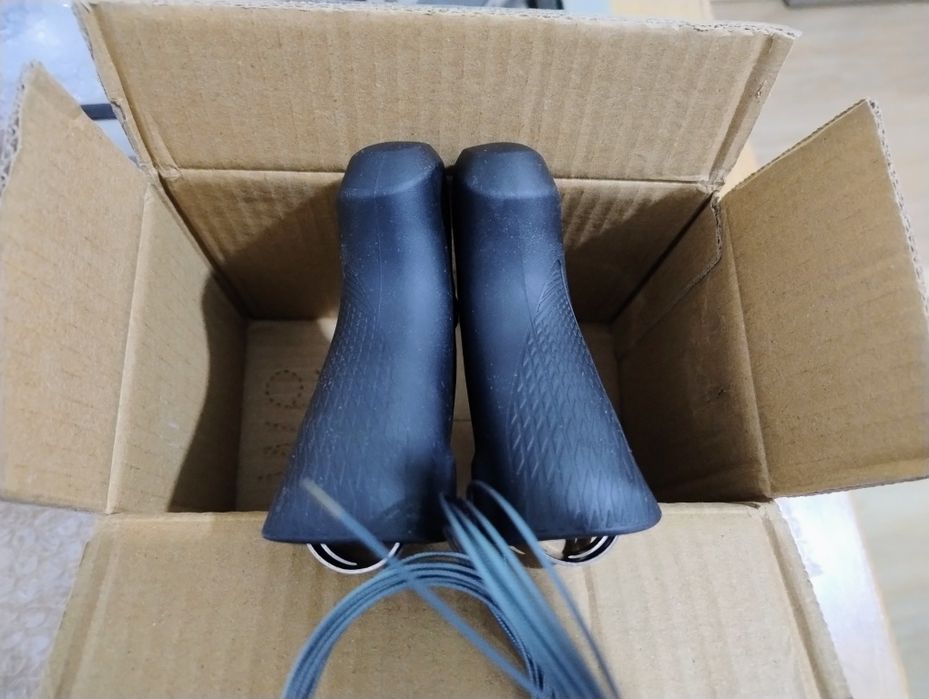 Klamkomanetki 105 2x11 Shimano R7000, komplet, nowe