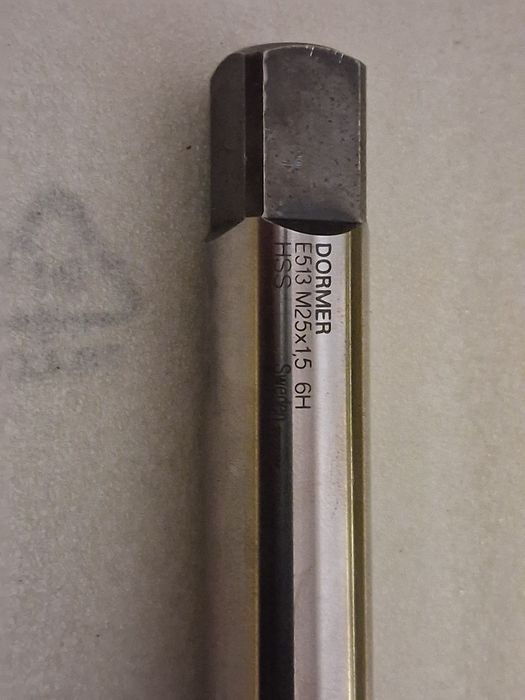 Gwintownik Dormer E513 M25× 1,5 6H hss.